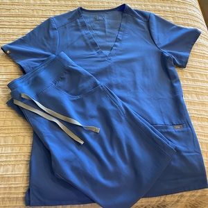 Ceil Blue Women’s Figs Medium Top/Medium Bottom